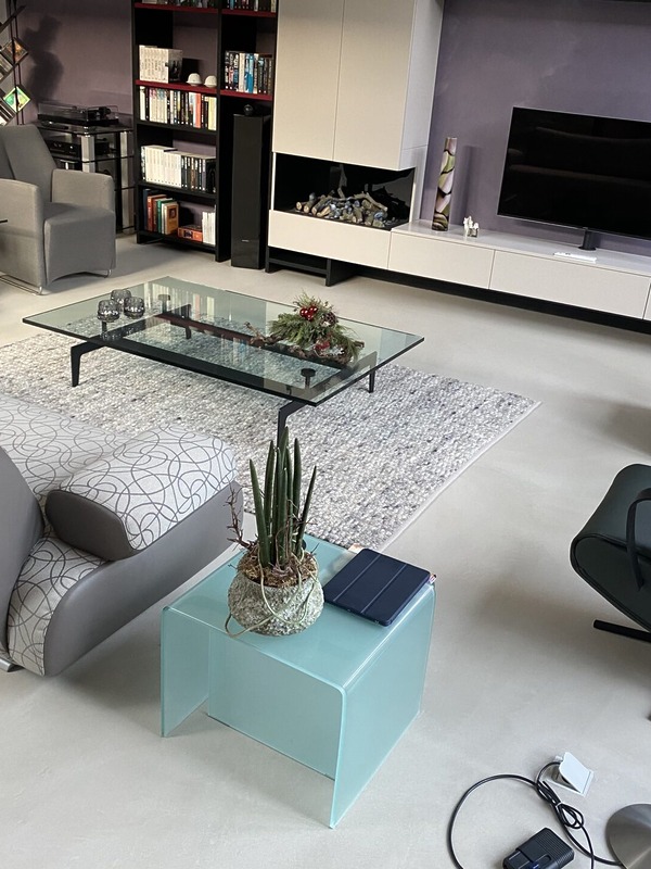 Woonkamer met gietvloer in Culemborg
