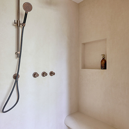 Gietvloer badkamer - Nomadhome